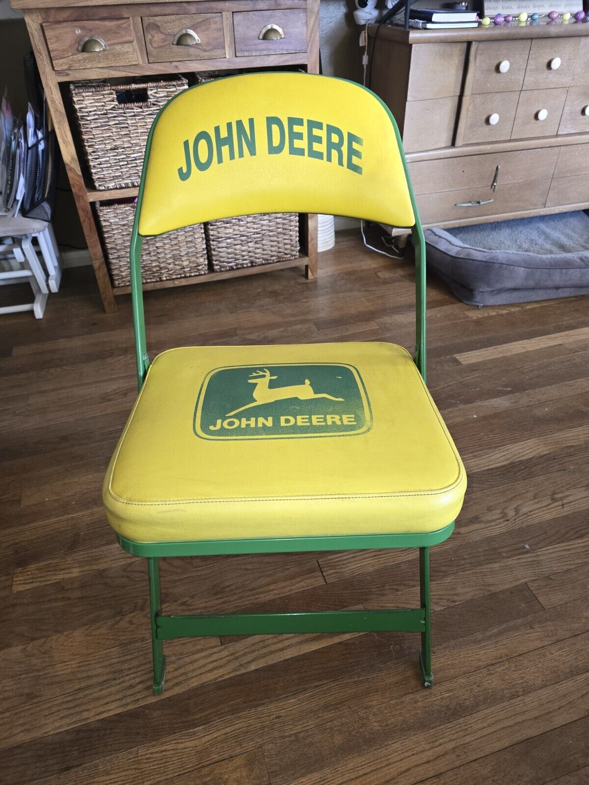 JOHN DEERE Folding Courtside Chair. RARE VINTAGE COLLECTABLE BOXXSEATS
