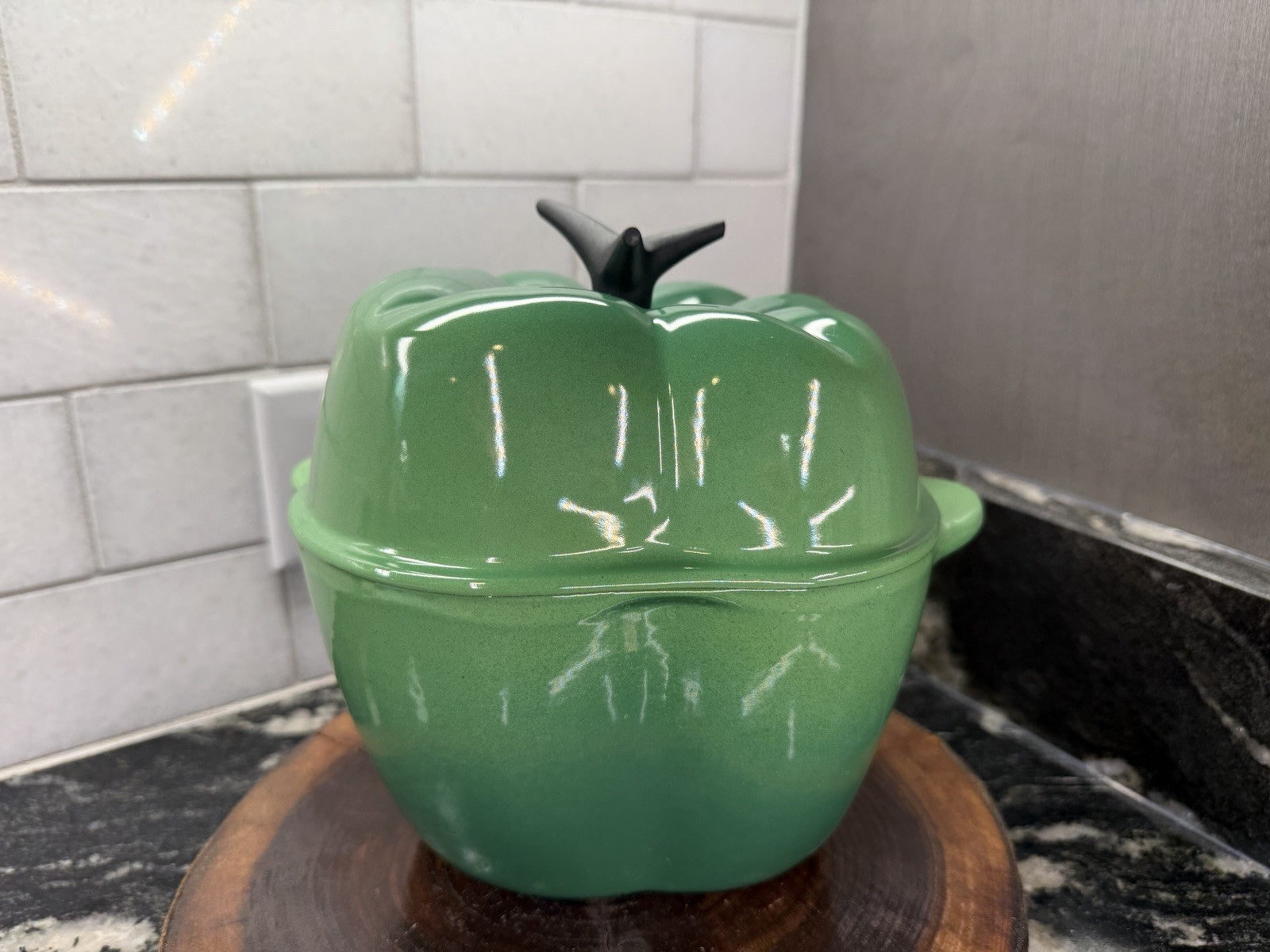 Le Creuset Jade Green Bell Pepper Cocotte Enameled Cast Iron Dutch Oven EUC