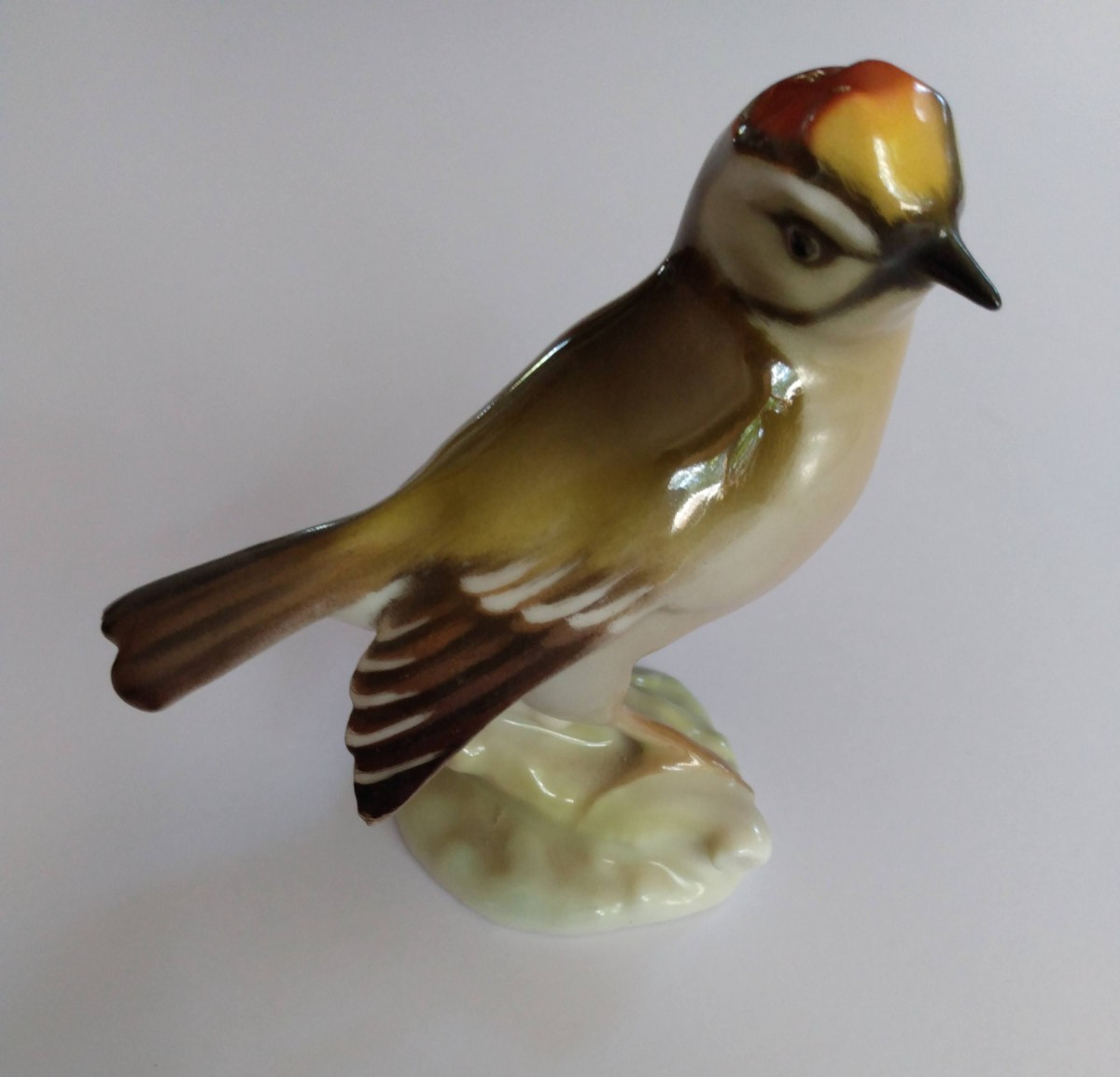 Lorenz Hutschenreuther Golden Crown Kinglet Bird Figurine Kunstabteilung Germany
