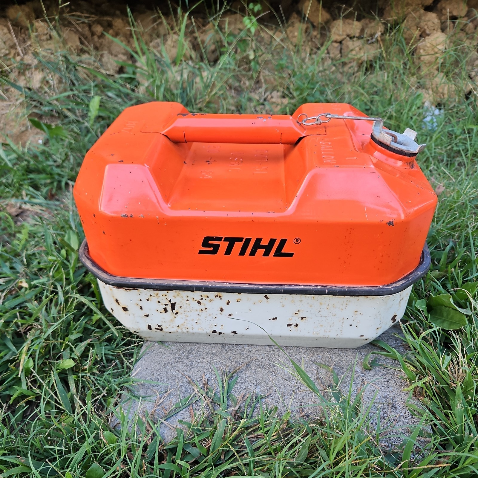 Vintage USMC Stihl Blitz 1.5 Gal. Gas Can With Spout / Tool Box chainsaw Vintage USMC Stihl Blitz 1.5 Gal. Gas Can With Spout / Tool Box chainsaw