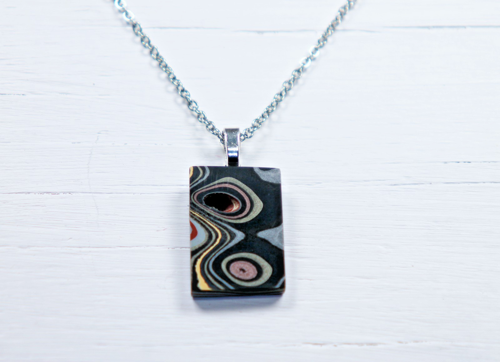 Fordite Necklace - Military Fordite - 23.62mm x 16.91mm x 3.28mm (N-167)