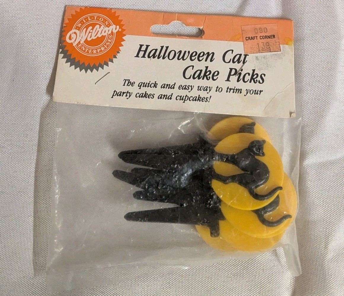 Halloween Vintage Wilton Cat in Moon Cupcake Toppers New