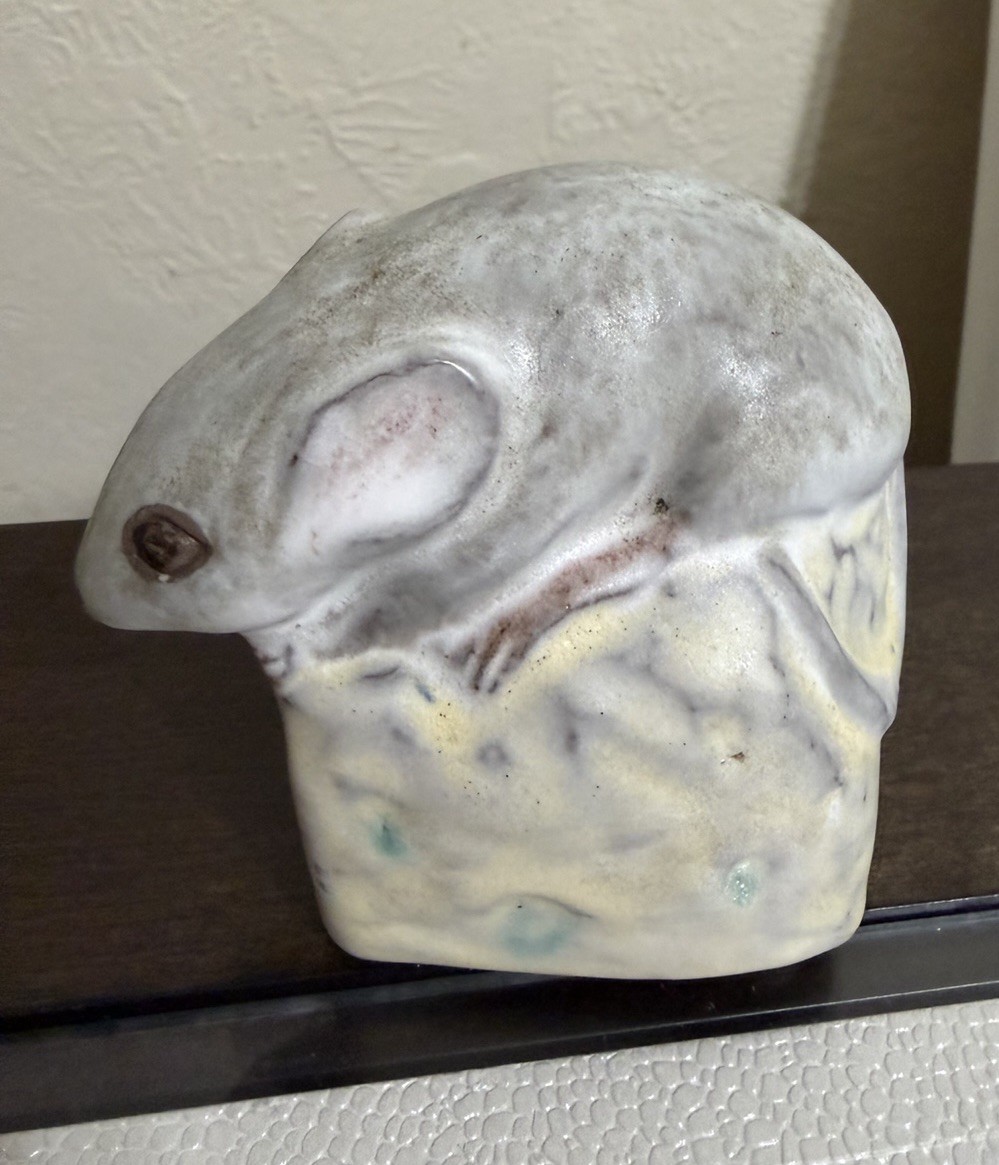 Andersen Design Studio Mouse On Cheese 1984 Art Pottery  Figurine