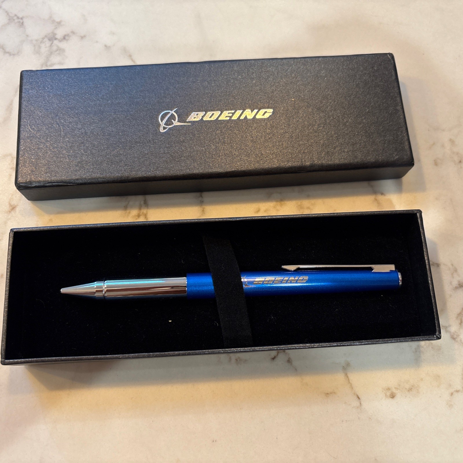 New Boeing pen with box NOS