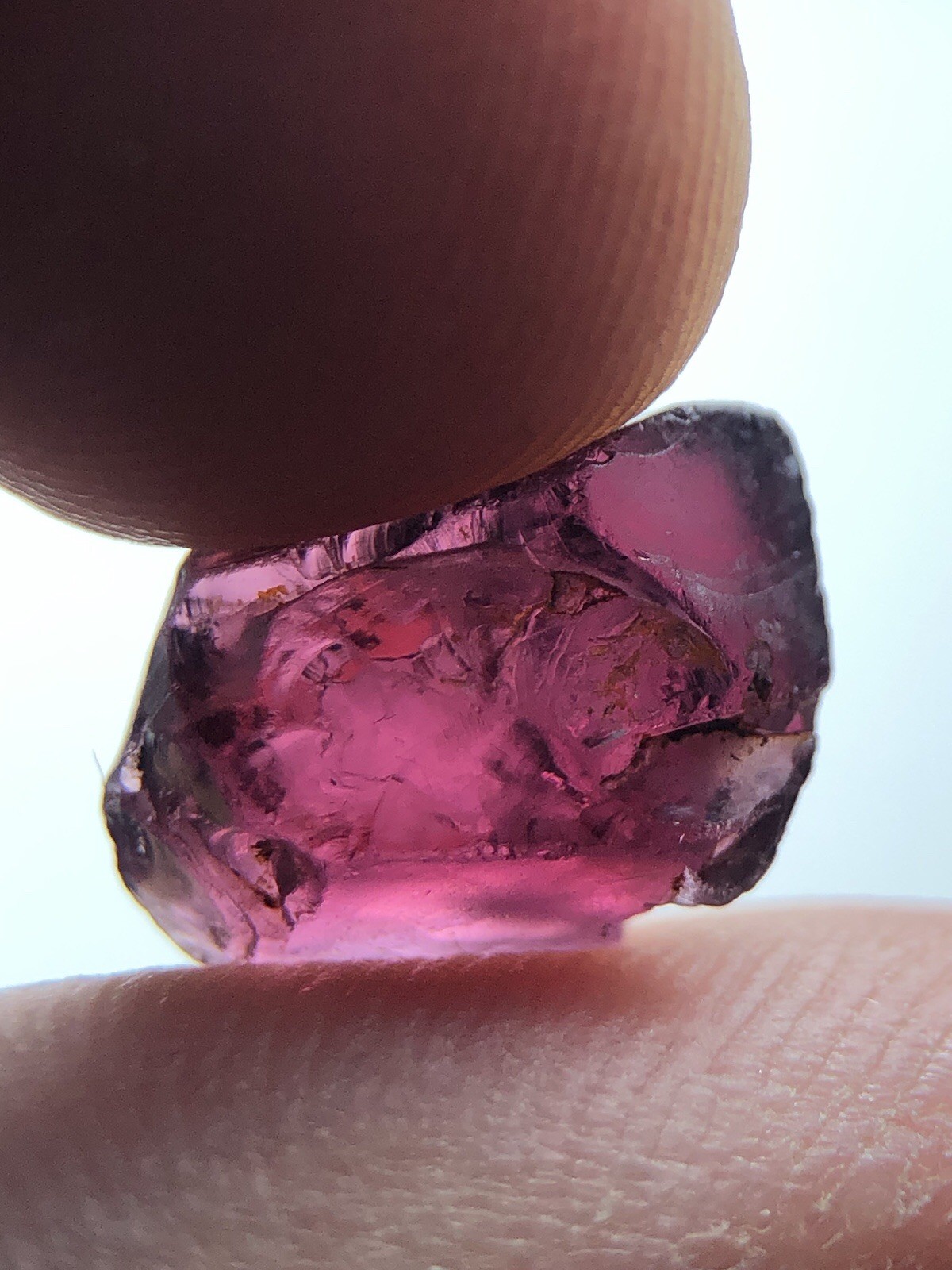 4.90 Ct Rough Rhodolite Garnet From Tanzania. Clarity Wise Si / single Stone