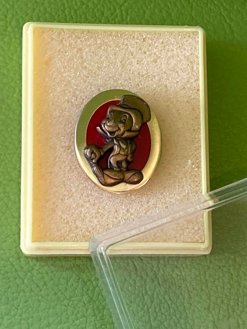 RARE Tokyo Disney Resort Cast Trainer Pin with Jiminy Cricket from Pinocchio