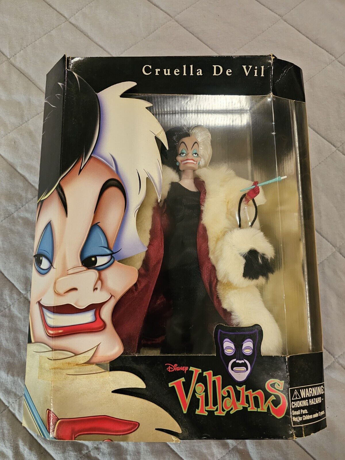 Disney Villains Cruella De Vil Doll  Dalmations Exclusive Limited Edition 