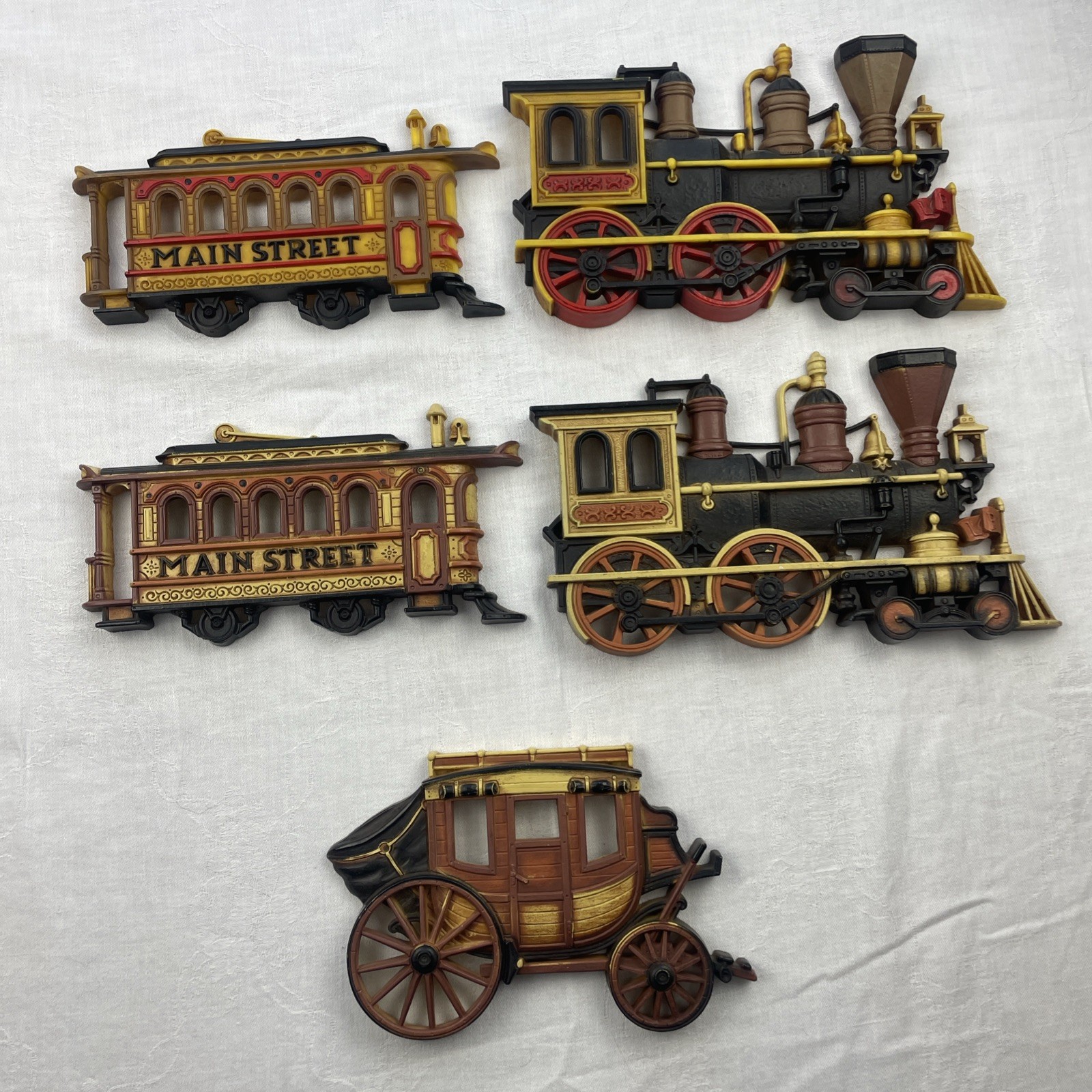 Vintage Train Wall Hanging Set & Stagecoach MCMLXXV USA Homco DART IND.  5PCs