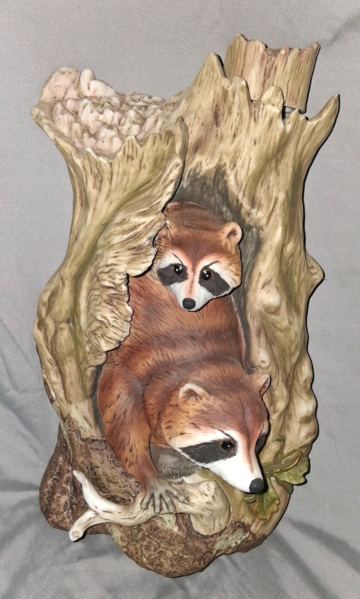 Ski Country Raccoon Lg. Club 1981 Limited Edition Wall Plaque Decanter Ski Country Raccoon Lg. Club 1981 Limited Edition Wall Plaque Decanter