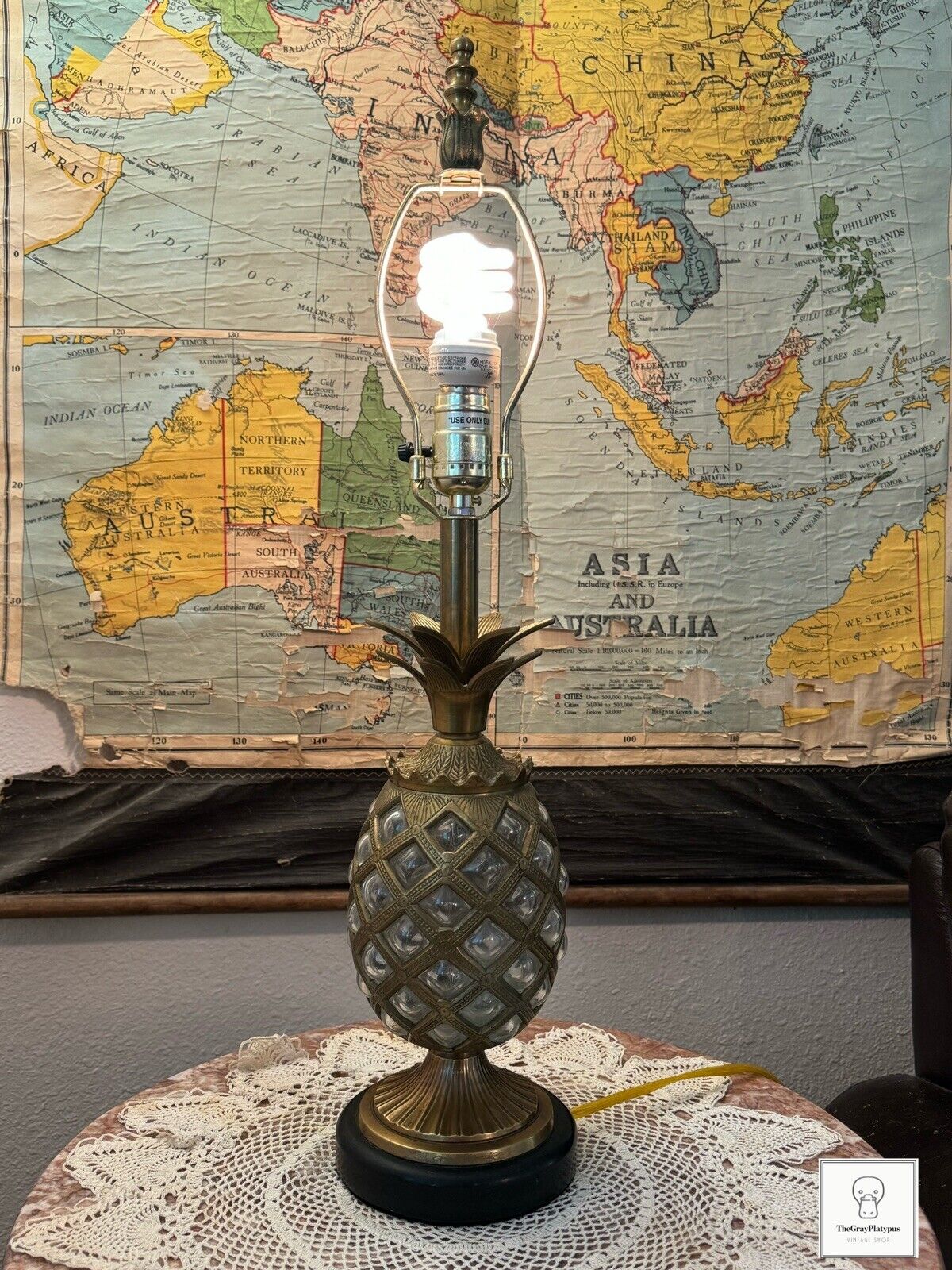 Beautiful VINTAGE Brass Pineapple Glass Lamp/Made in India/Island/Hawaii/Table
