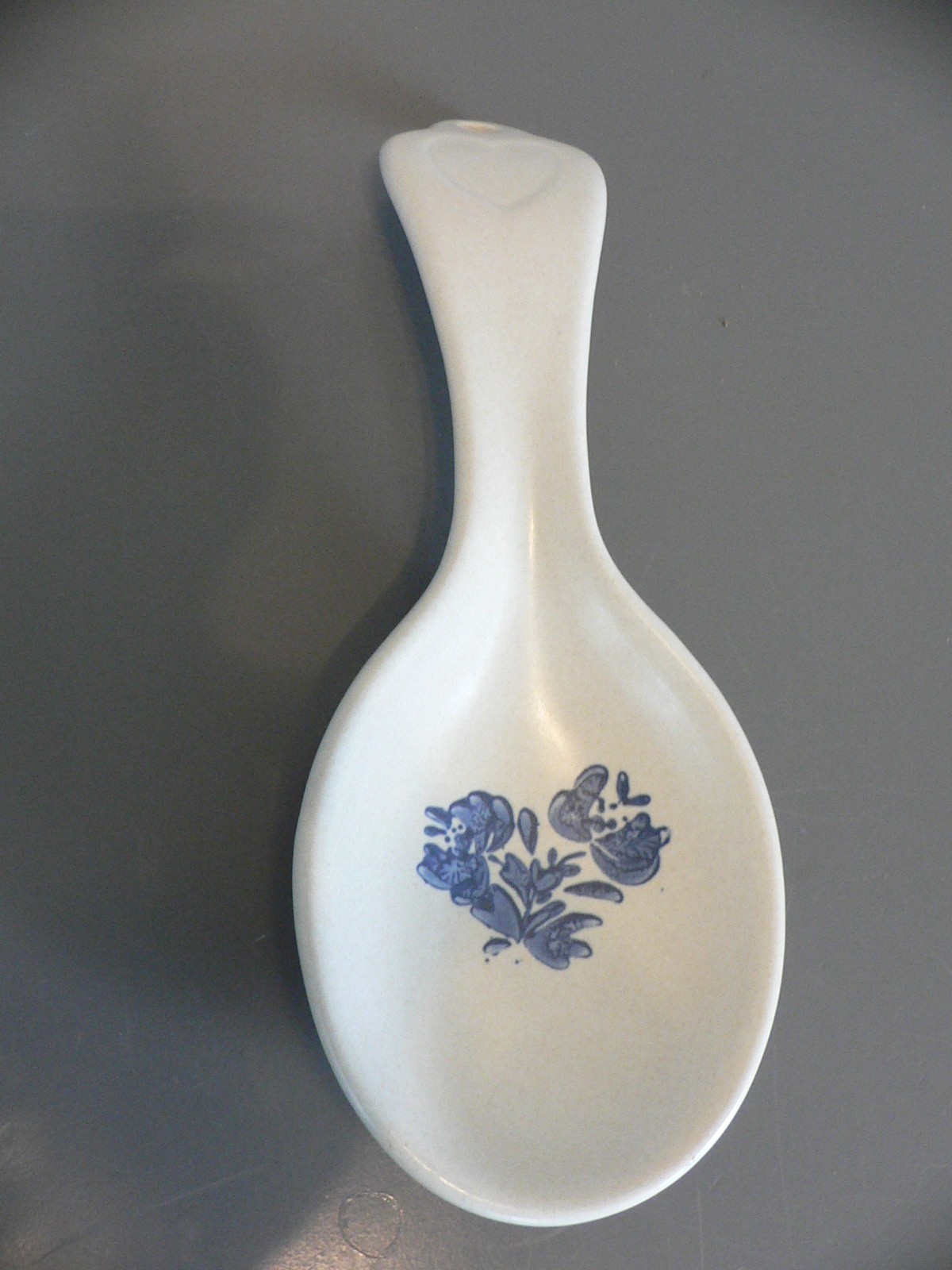 Vintage Pfaltzgraff Yorktowne Spoon Rest 9 x 3.5