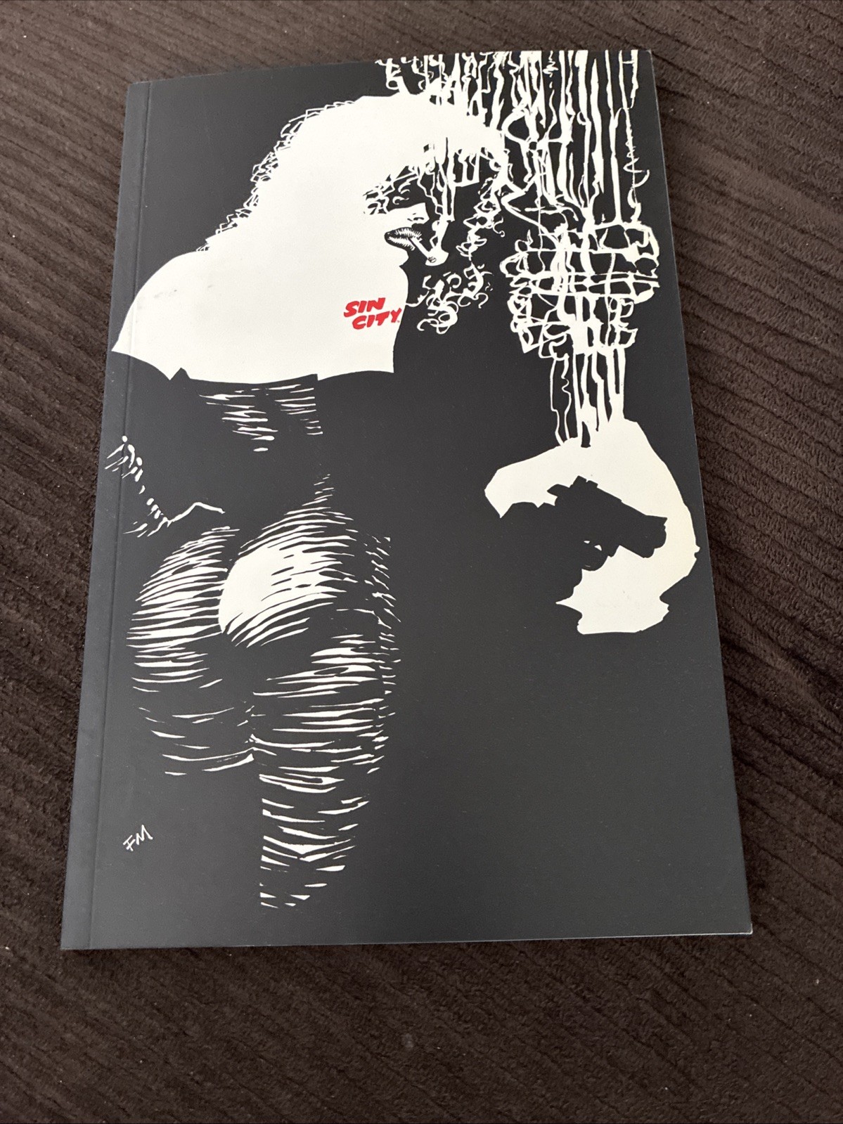 SIN CITY 1992  Graphic Novel by FRANK MILLER. Trade Paperback 