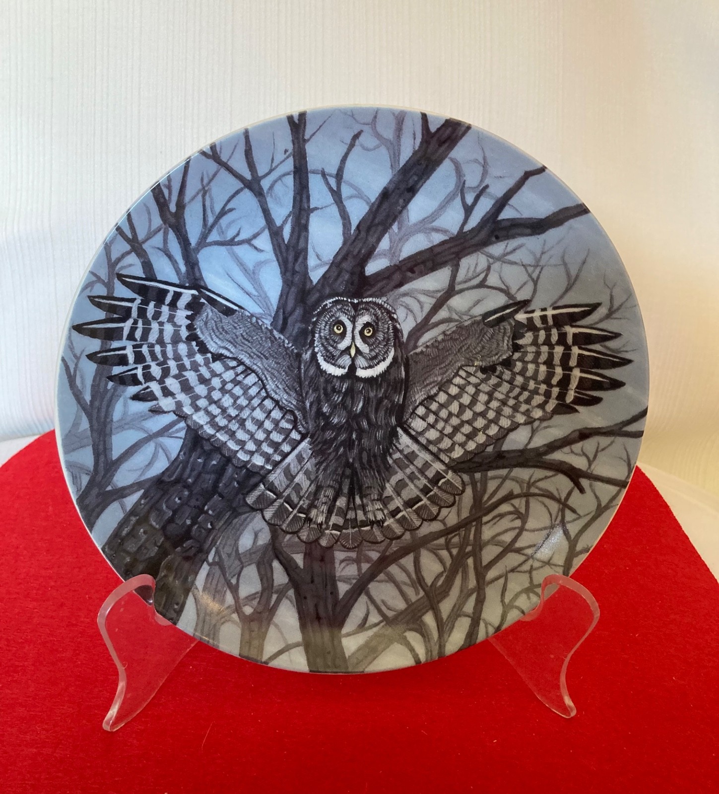 GIFT Under $20  OWL Porcelain Plate Crowne Collectible Artmark Steven Shachter