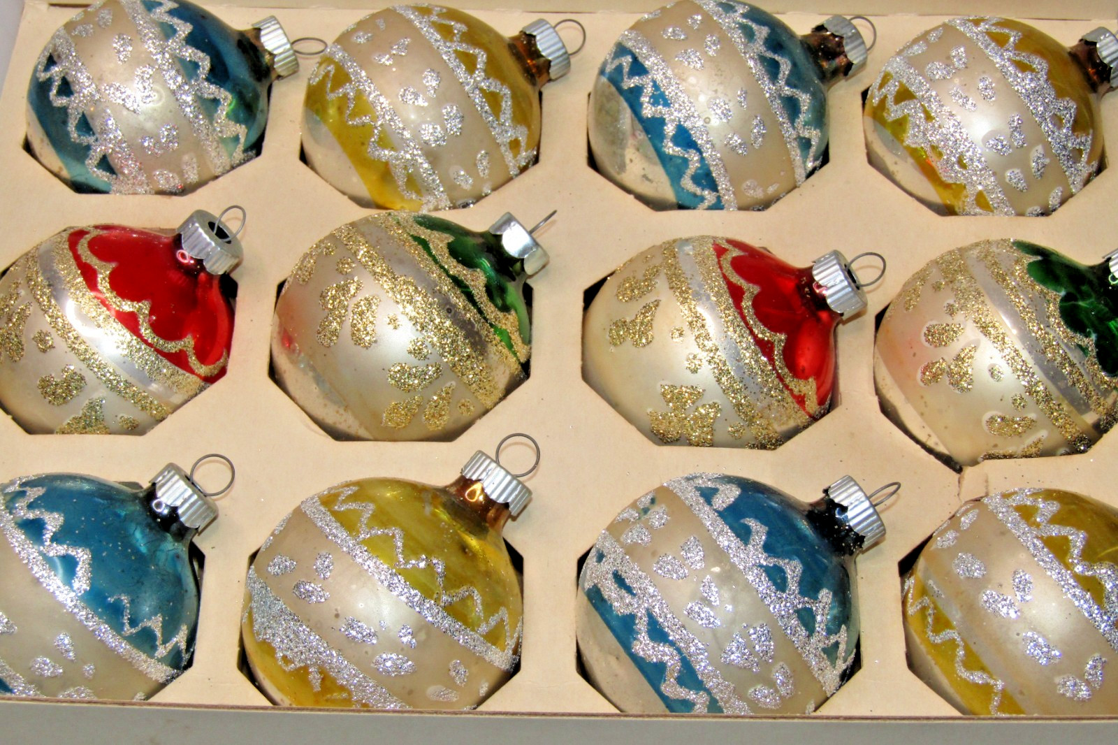 Lot Vintage Glass Stencil NET Pictured BALL Christmas Ornaments Shiny Brite
