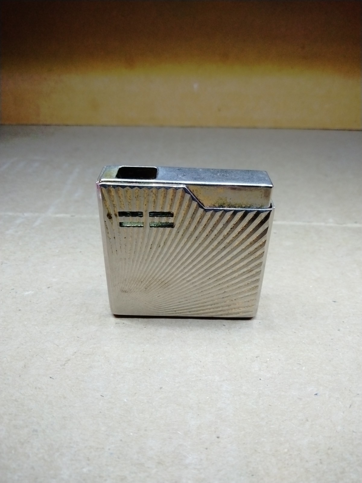 VINTAGE-( 1970\'S )-DERAS-SUPER  ELECTRA-WORKING CONDITION-BUTANE LIGHTER.
