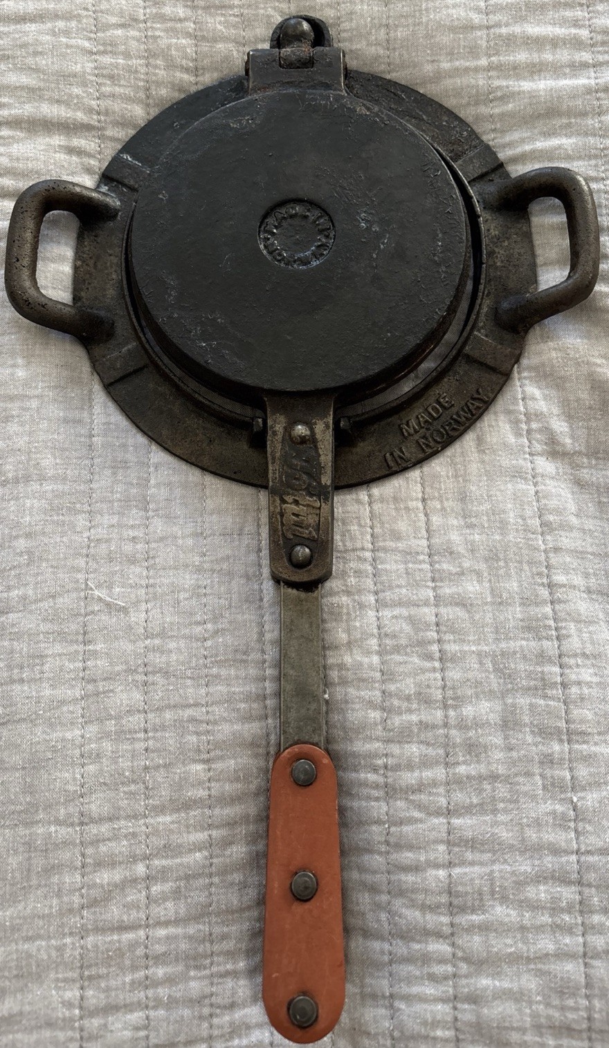 VTG JØTUL Pizzelle Krumkake Østerdal Cast Iron Norwegian Press w/ Base 2 Piece