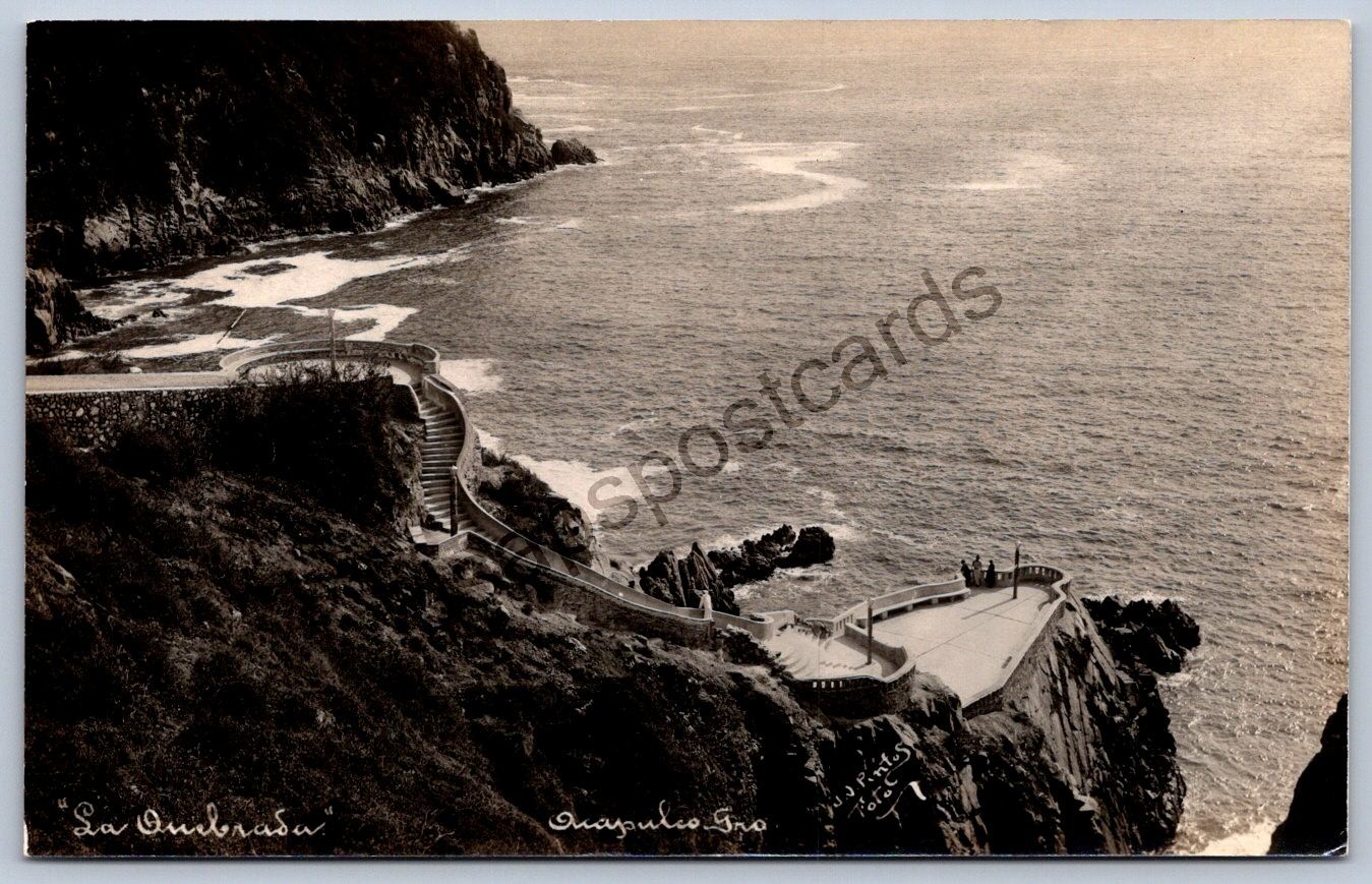 MS1/ Acapulco Mexico RPPC Postcard c1940s La Quebrara Overlook 45