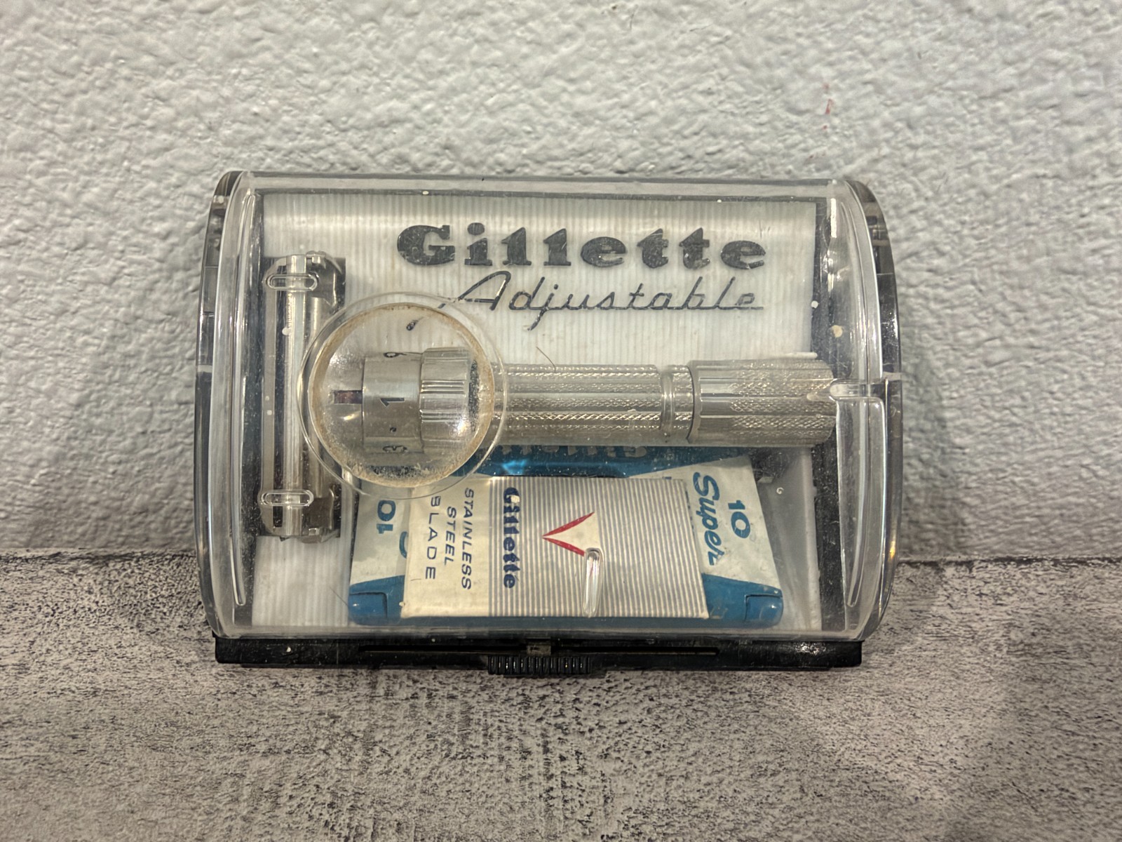 1960 Gillette Fatboy Adjustable Metal Safety Razor with Case Blades \
