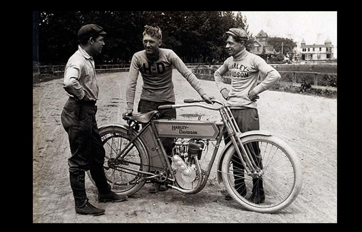 Vintage 1910 Harley Davidson Motorcycle PHOTO Racing Bike Team Track