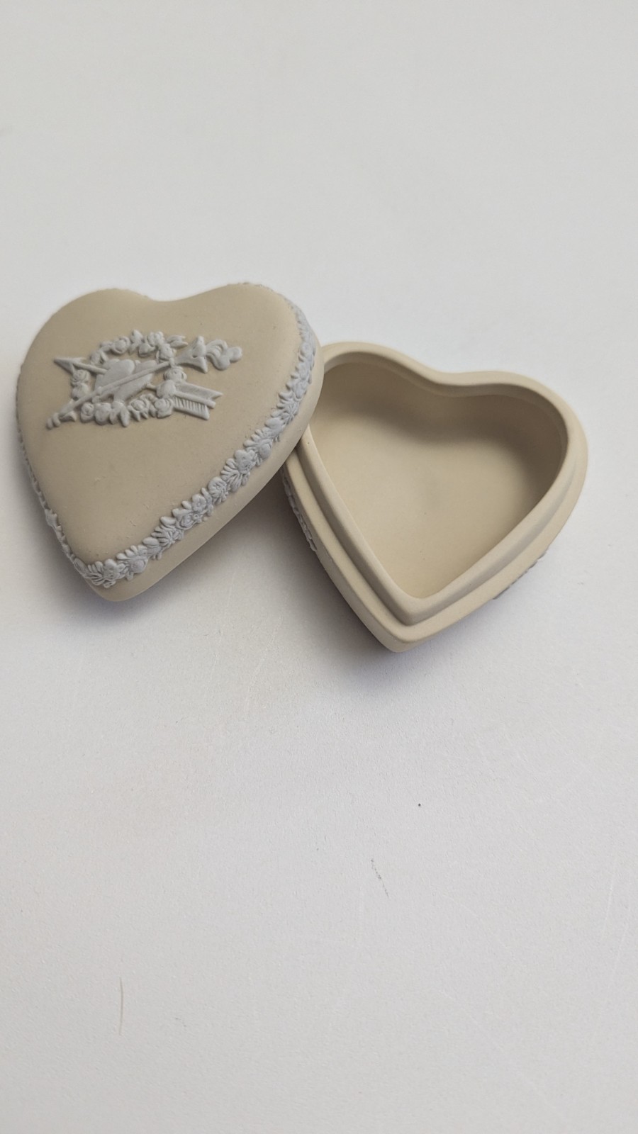 Wedgewood Jasperware Celebrating Trinket Heart Box Yellow