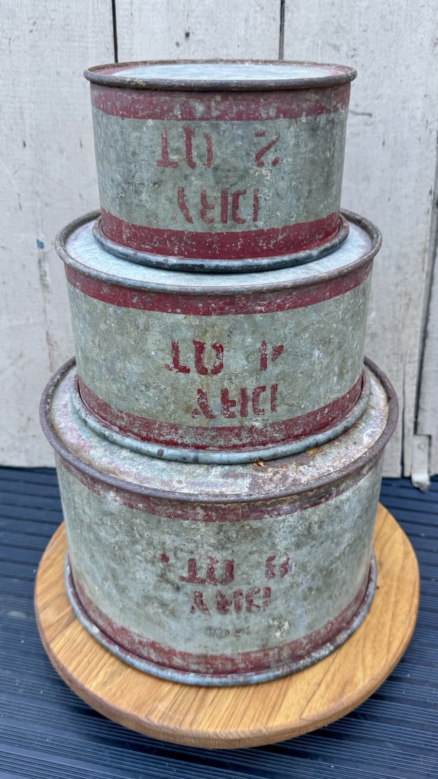 Antique VTG Dry Measure 2,4,8 Quart Set 3 Galvanized Metal Red Bands Farmhouse