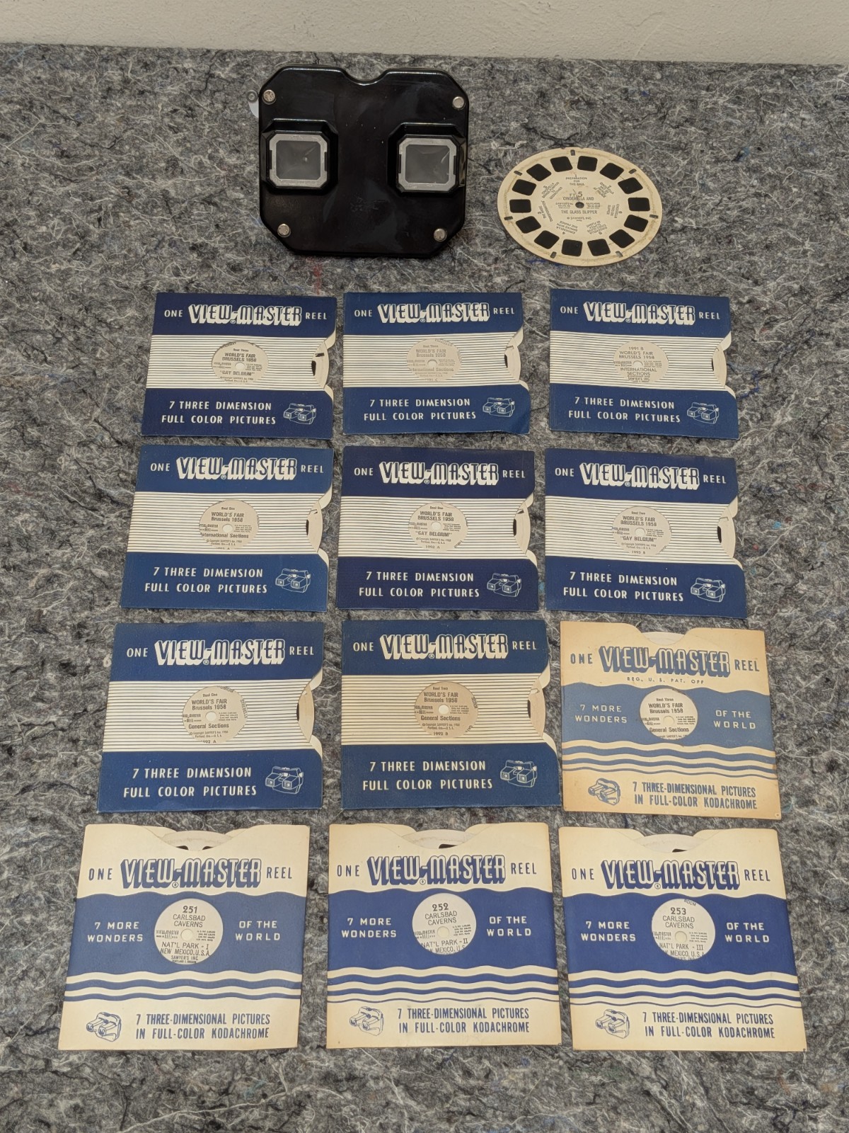 Vintage Sawyer Viewmaster + 13 Reels (Carlsbad Caverns, Brussels World\'s Fair)