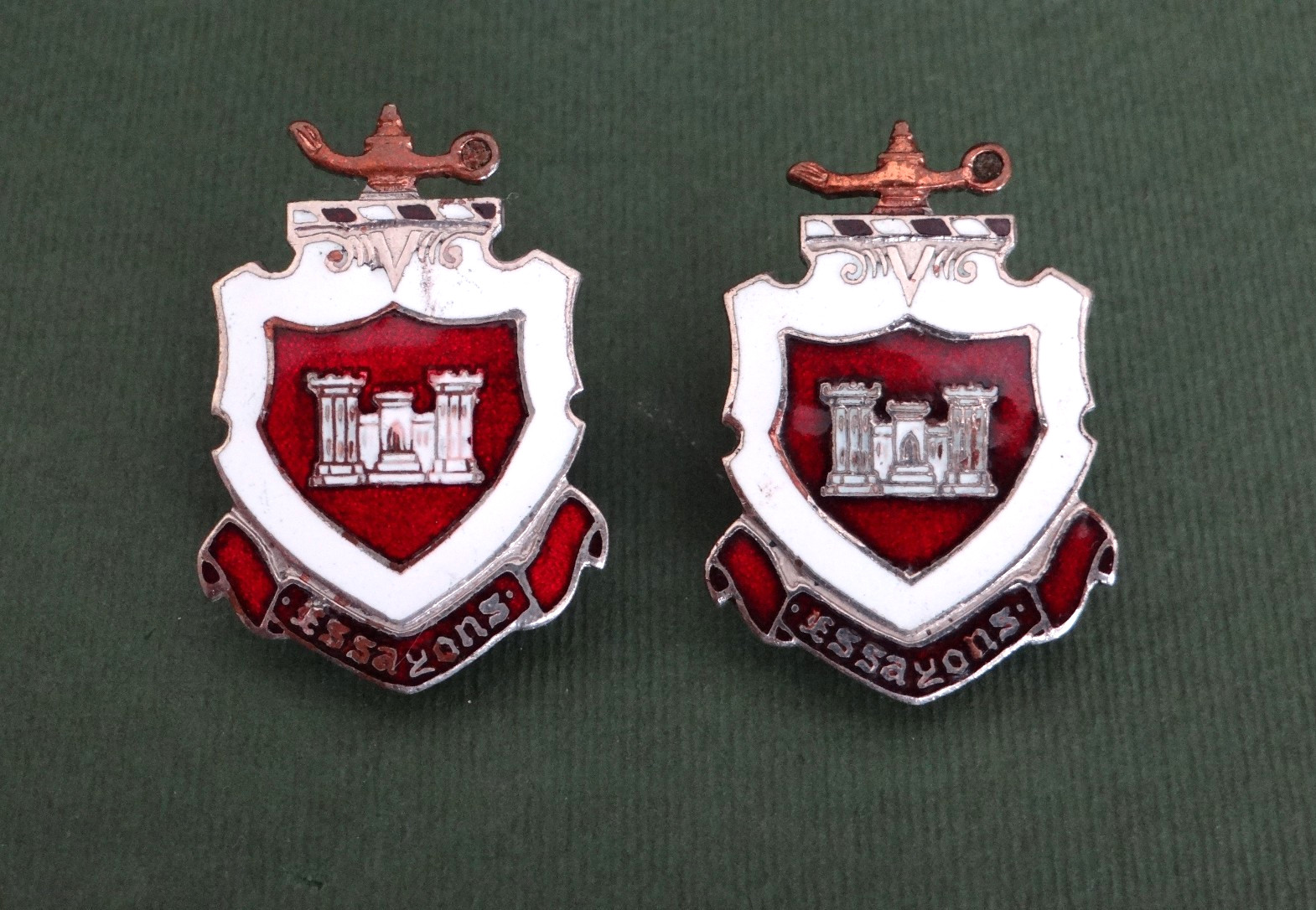 Original WWII US Army Engineer School DI DUI Crest Pinback Pair