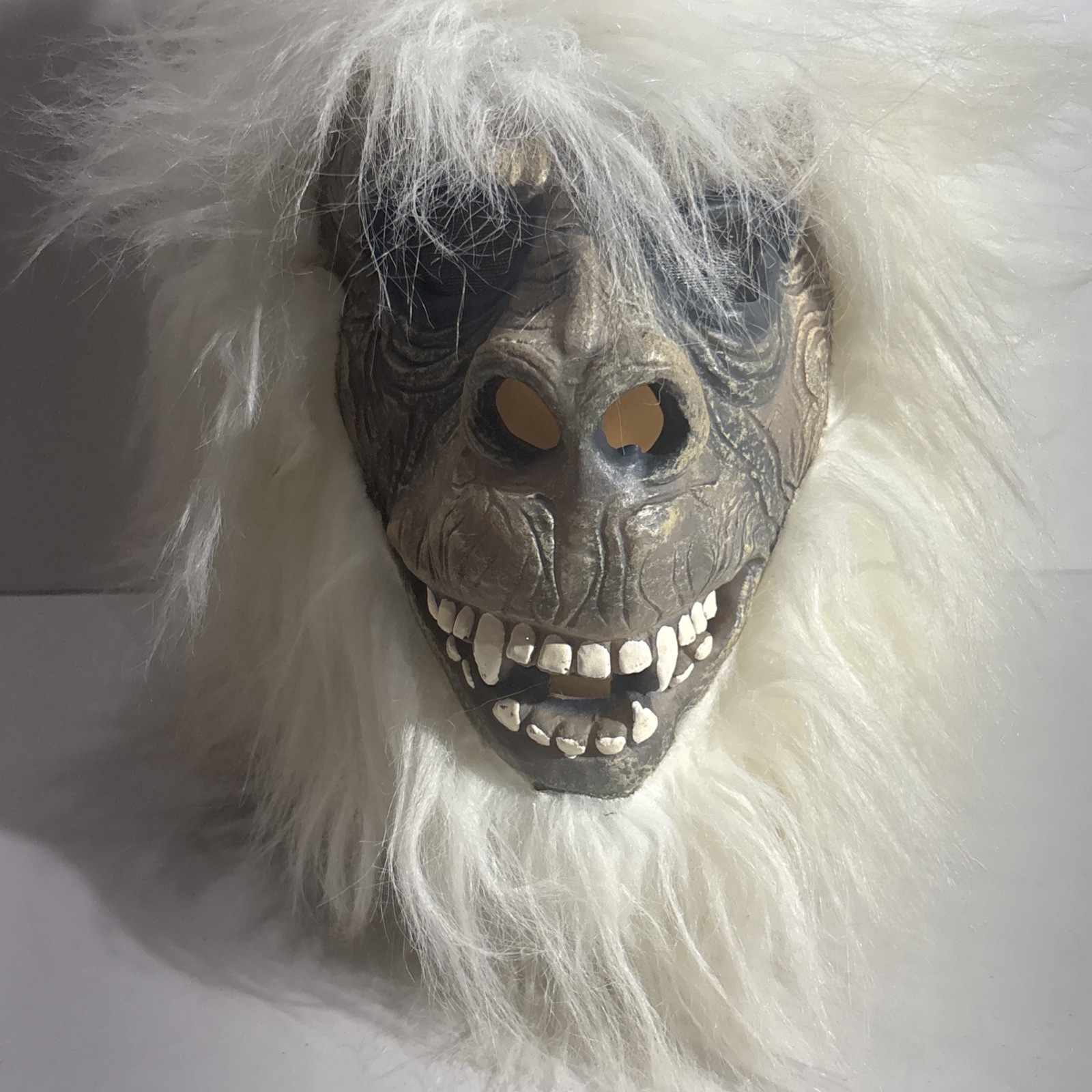 Vtg Fun World Yeti Abominable Snowman Mask White Fur Easter Unlimited 8920 