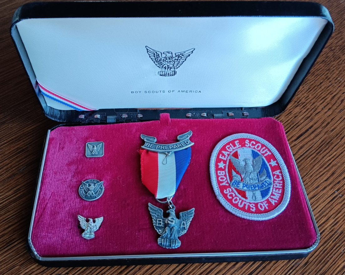 RARE Vintage 1990's Boy Scout of America EAGLE SCOUT AWARD KIT Presentation Box RARE Vintage 1990's Boy Scout of America EAGLE SCOUT AWARD KIT Presentation Box