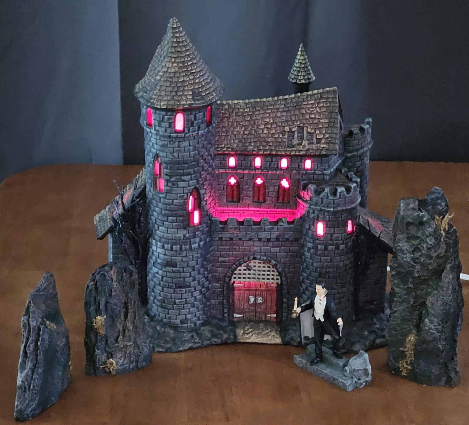 VINTAGE Dept 56 Dracula\'s Castle Bela Lugosi 59301 Bonus Stone Outcroppings