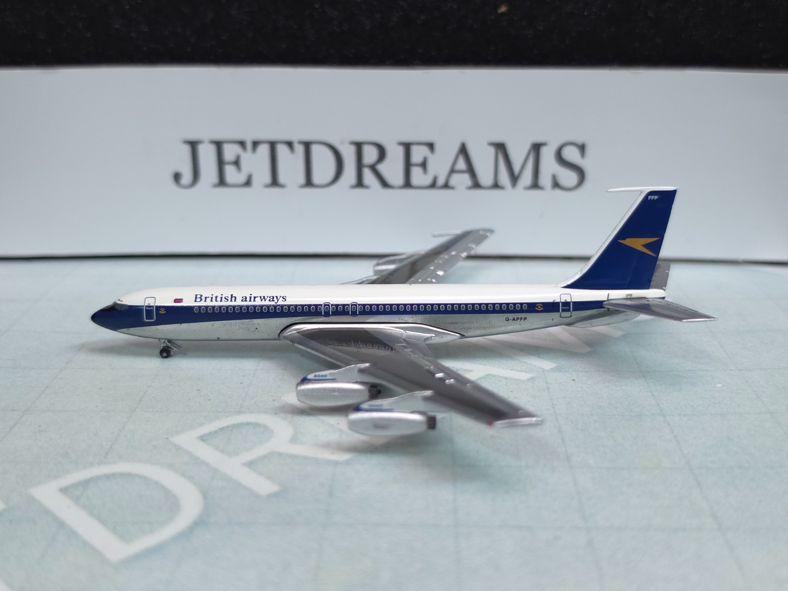 1/400 BRITISH AIRWAYS BOEING 707-400 / 436 1970\'S COLORS G-APFP AEROCLASSICS