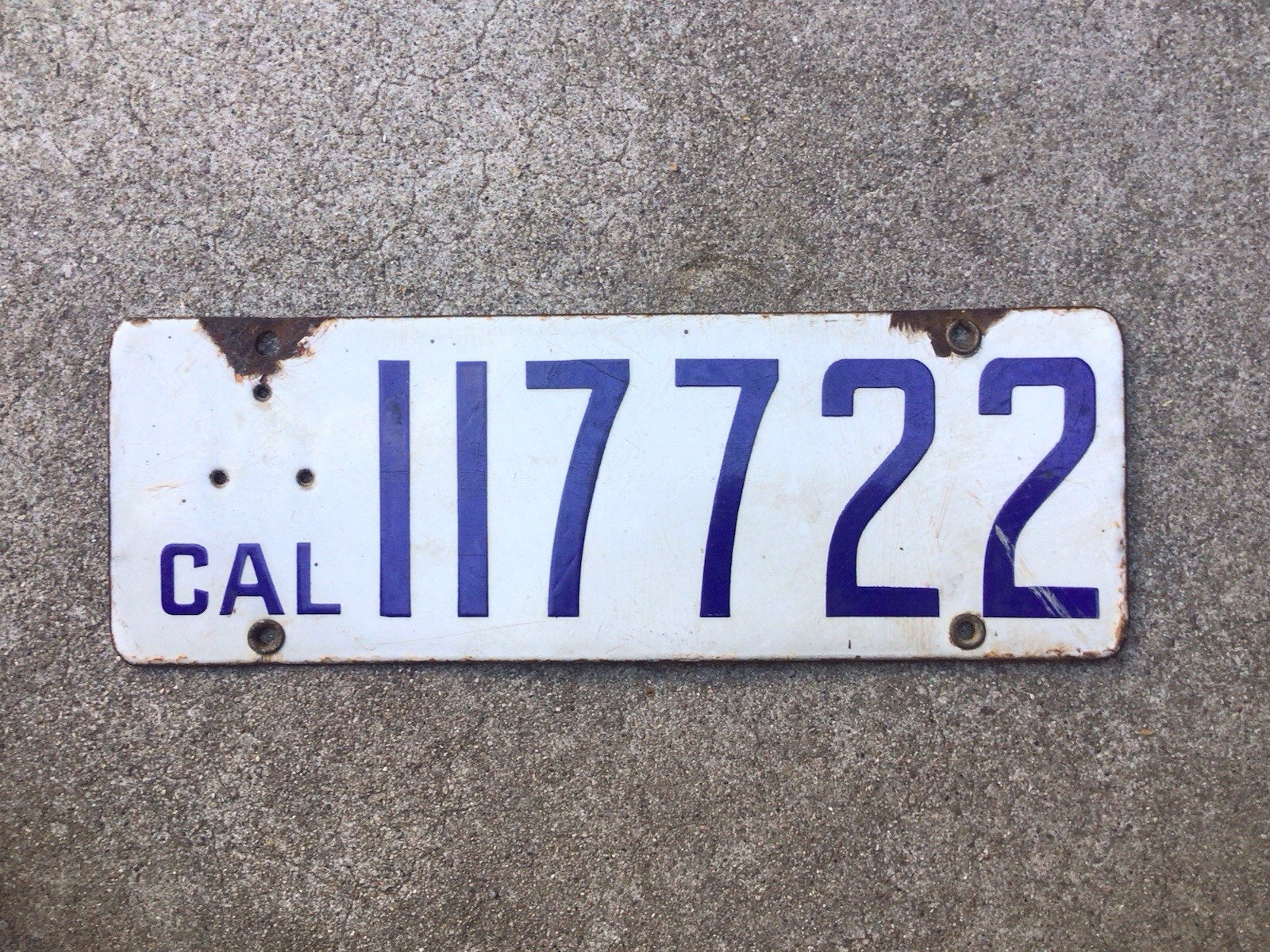1916 to 1919  - CALIFORNIA - ** PORCELAIN ** - LICENSE PLATE