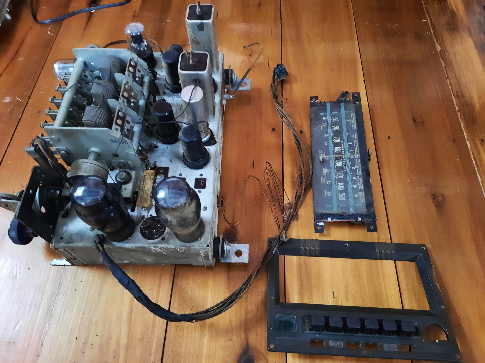 1939 RCA Victor 3-Band Radio. AM, SW and Police. Salvaged from RCA Console U44