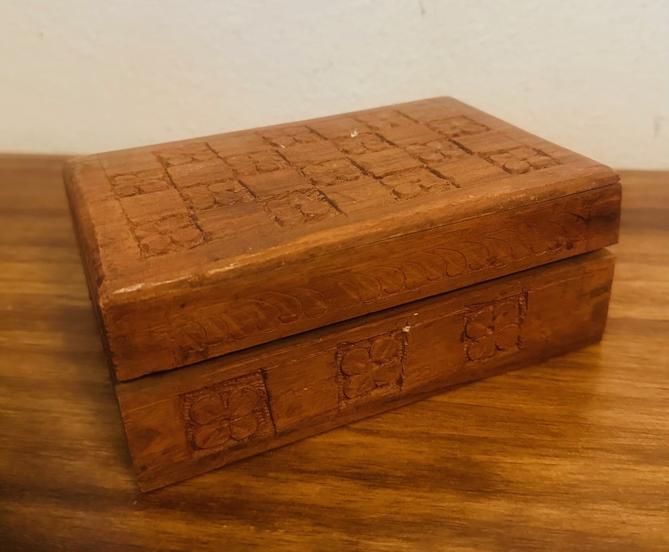 Vintage Hand Carved Indian Sheesham  Wood Jewlery Trinket Stash Box