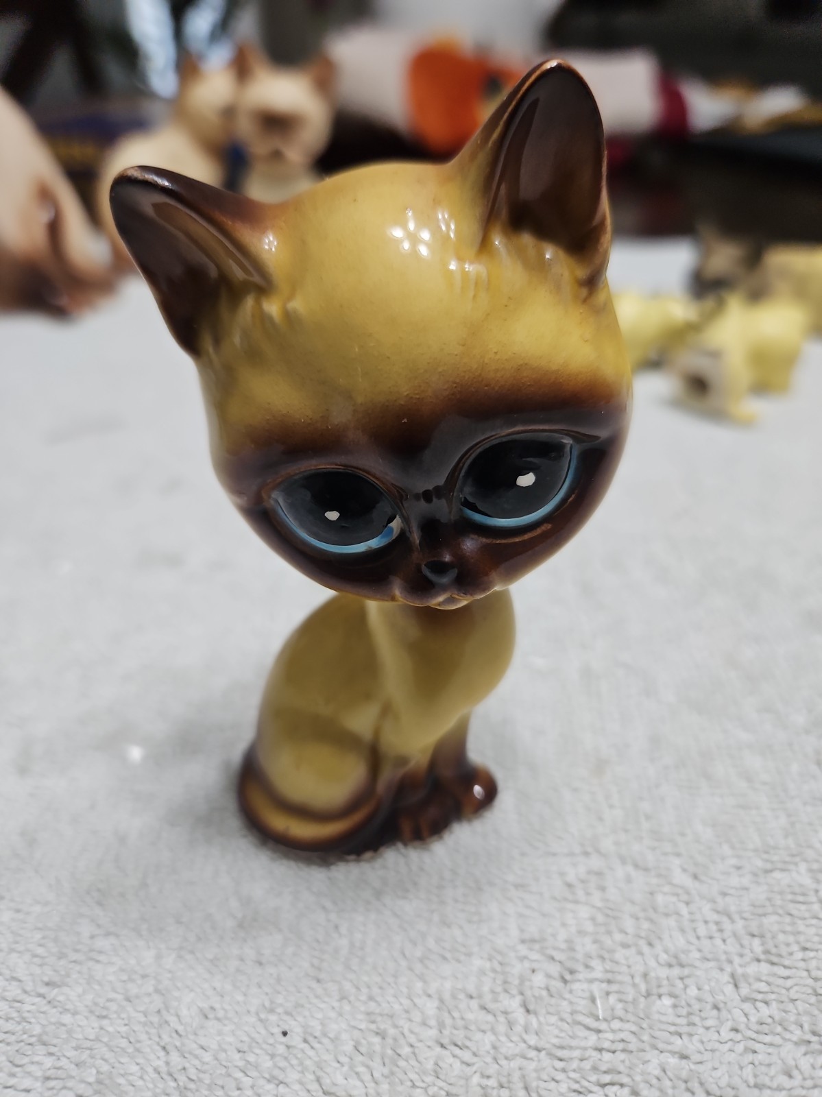 Rare Vintage  Big Blue Eyed Siamese Cat Kitten Ceramic Figurine 27