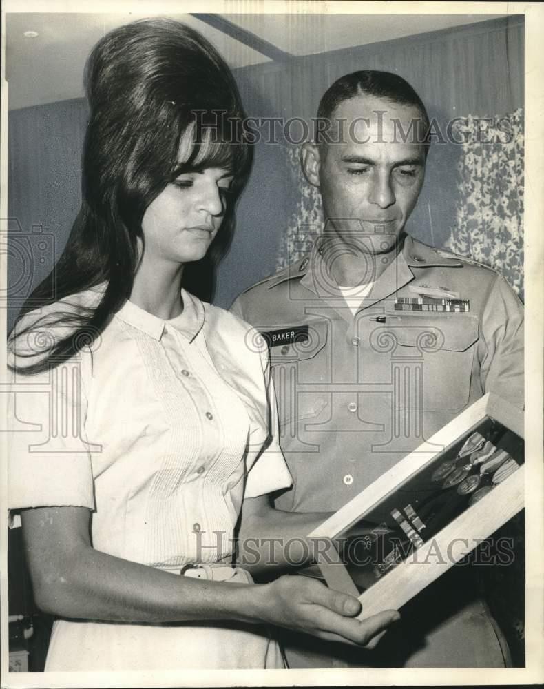 1968 Press Photo Mrs. Ruth Landes receives posthumous honors for husband Drek