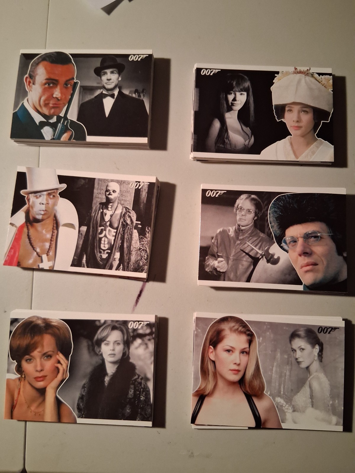 Rittenhouse James Bond Heroes & Villians Set Complete 81/81