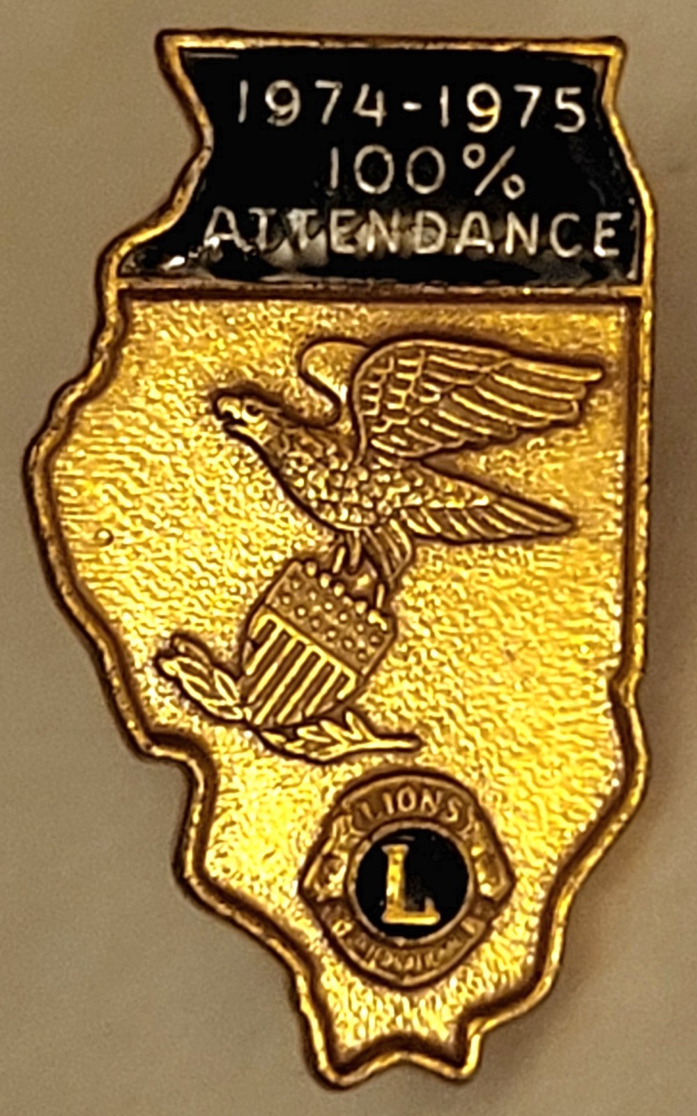 Vintage 1974-75 Lions Club Illinois 100% Attendance Enamel Pin 15/16\