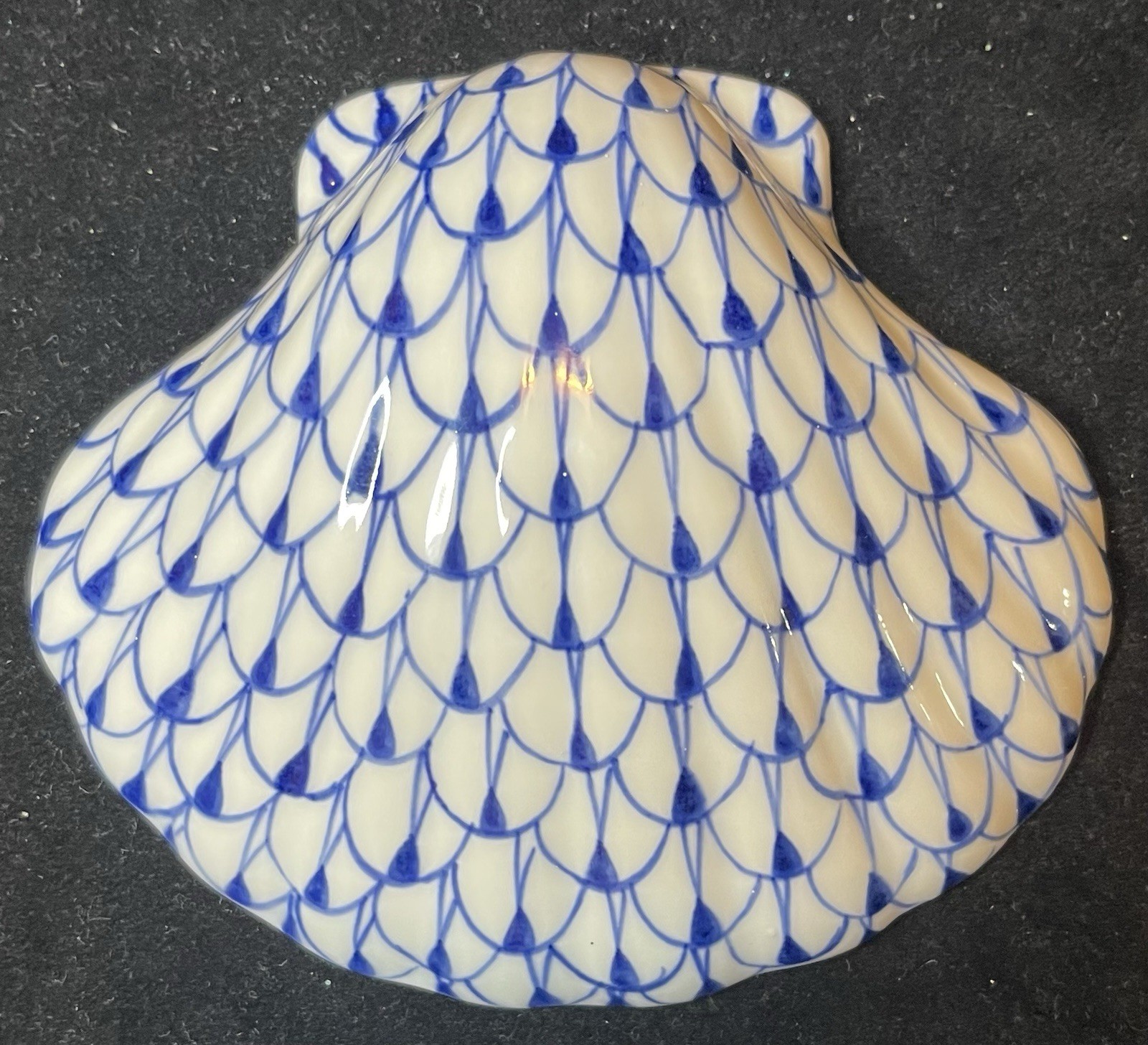 Andrea by Sadek Blue & White Porcelain Fishnet Clam Scallop Shell 4\ Andrea by Sadek Blue & White Porcelain Fishnet Clam Scallop Shell 4\