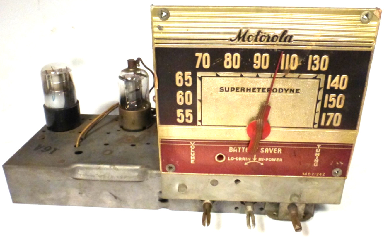 vIntage MOTOROLA 40BW BATTERY TABLETOP:  Untested CHASSIS w/ALL 4 TUBES