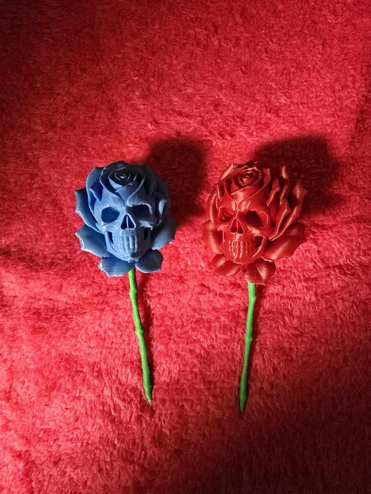 The Skullwood Forest Rose – Gothic Skull Flower Set Of 2 Red & Blue The Skullwood Forest Rose – Gothic Skull Flower Set Of 2 Red & Blue
