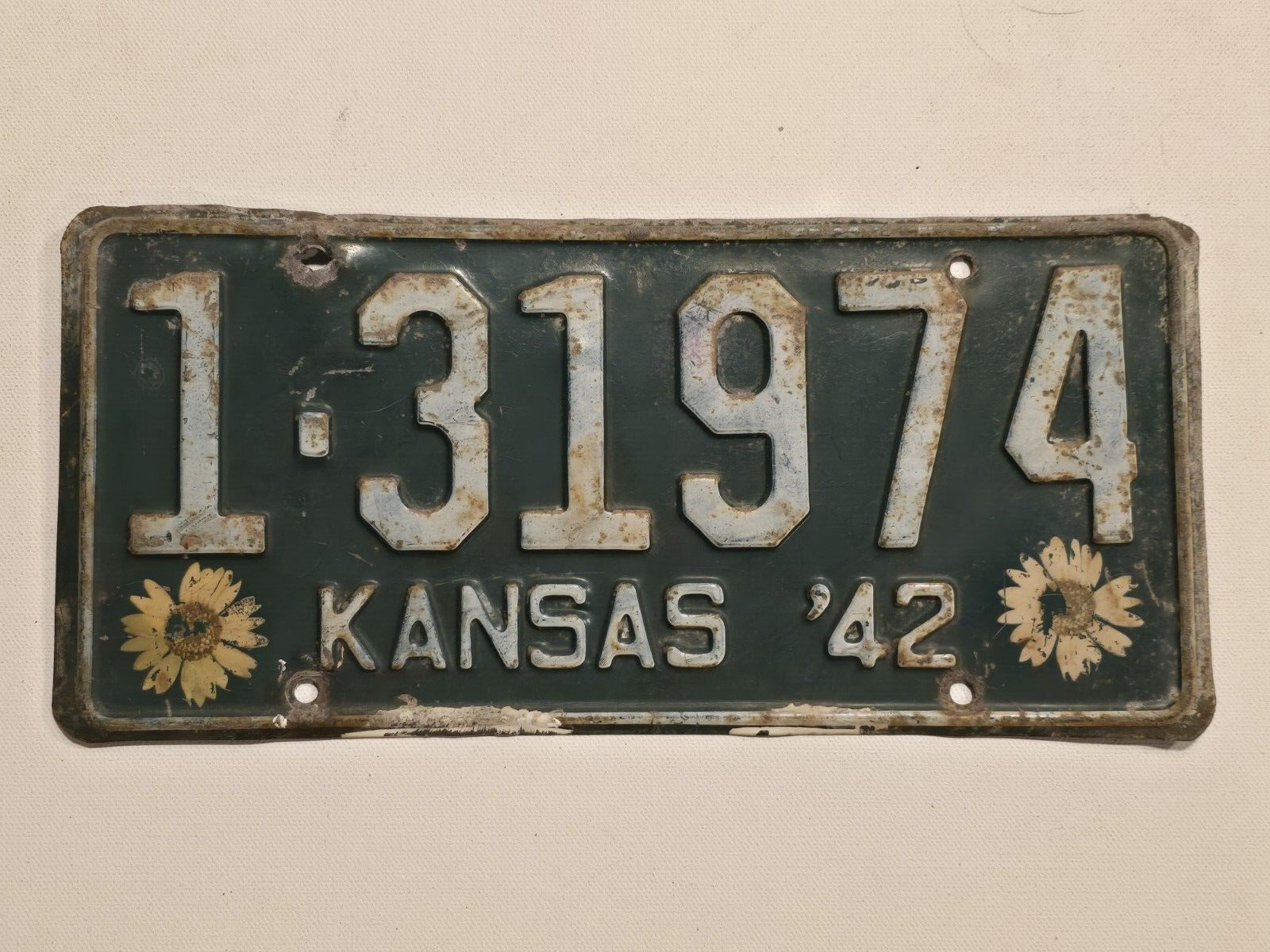 KANSAS-1942- License Plate #1-31974 - STATE NATIVE SUNFLOWER - VTG - Man Cave
