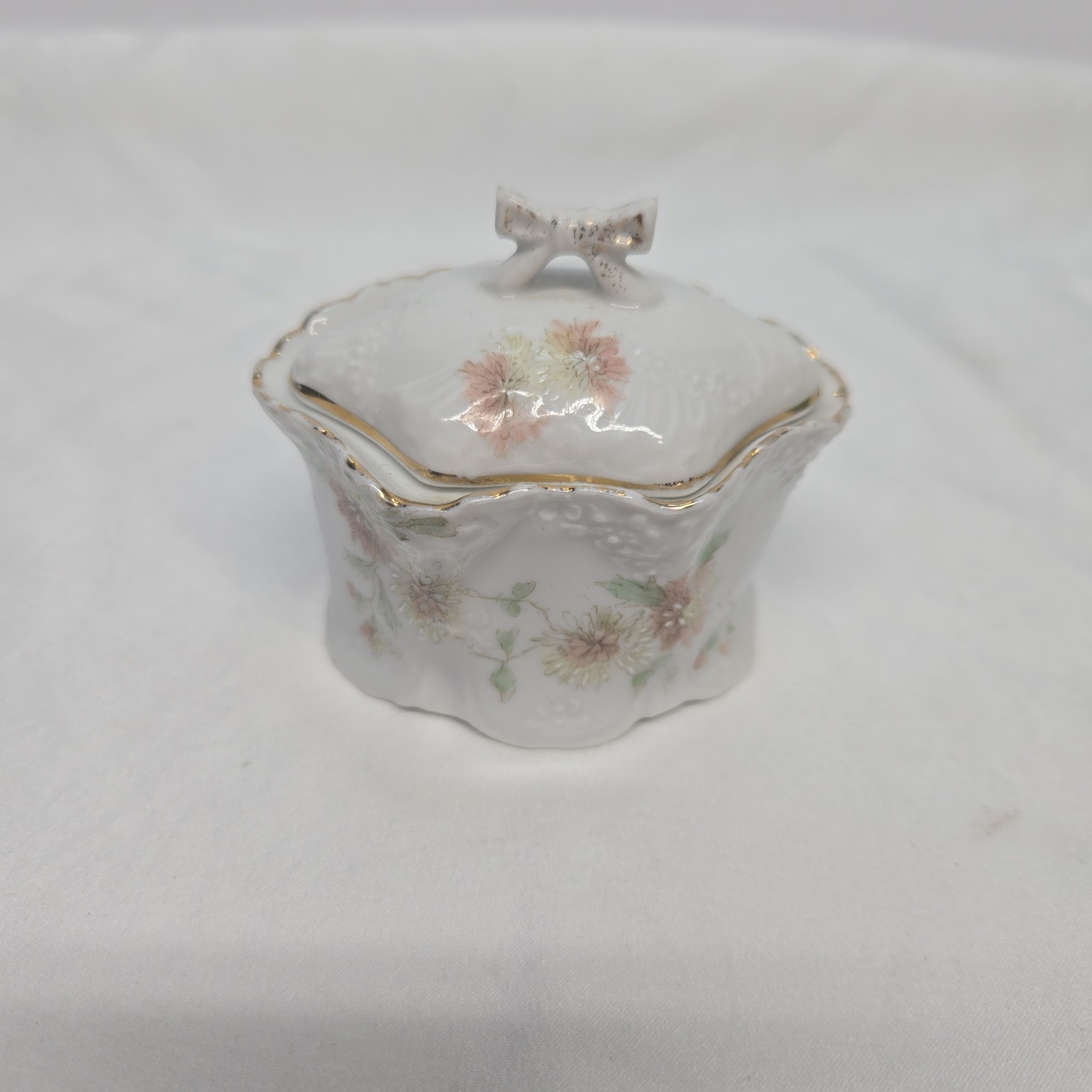 Vtg Weimar Germany Covered Trinket Dish w/ Lid Hand Painted Floral Pattern 3\