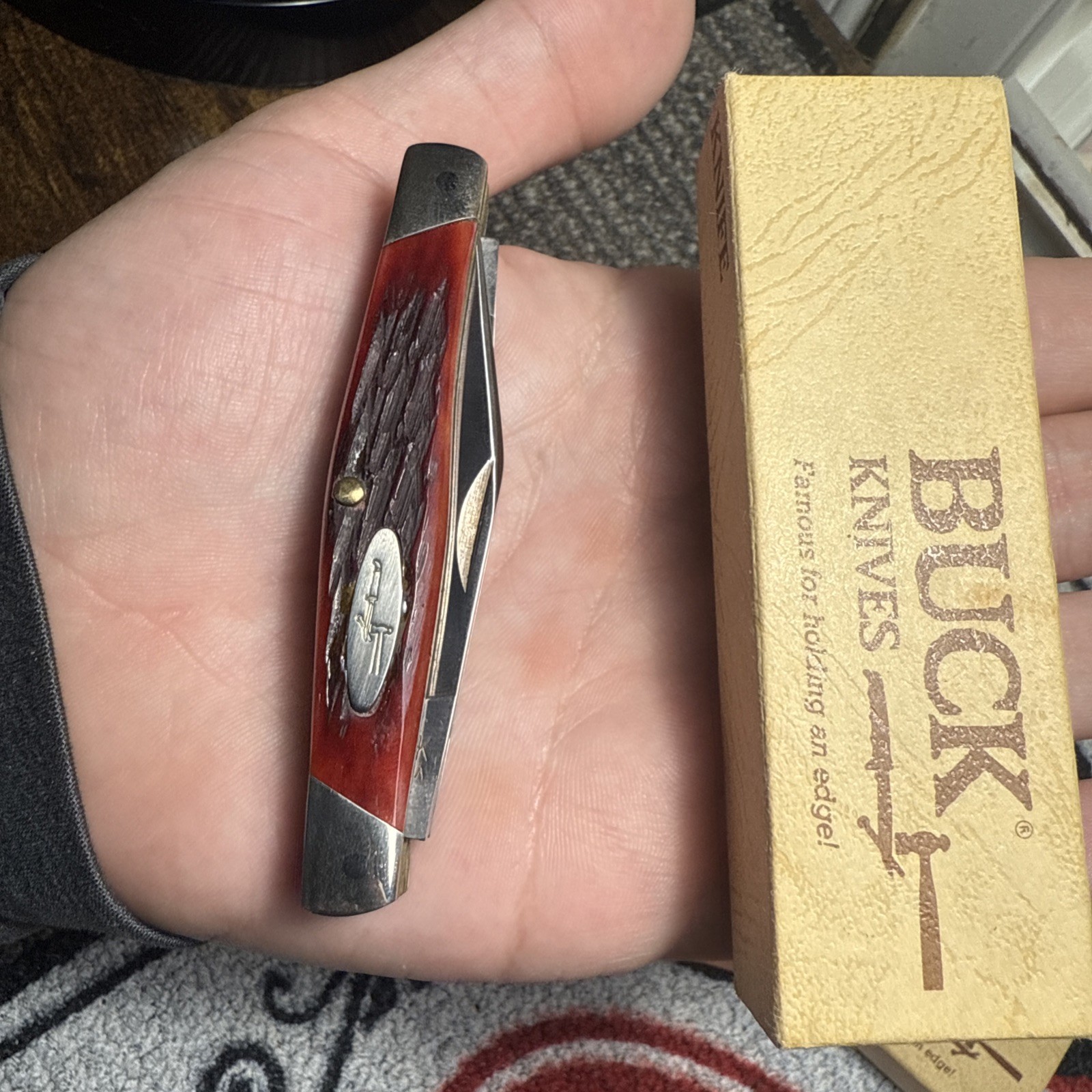 BUCK RED BONE CADET KNIFE  NEVER USED IN BOX  0303-RB 1988