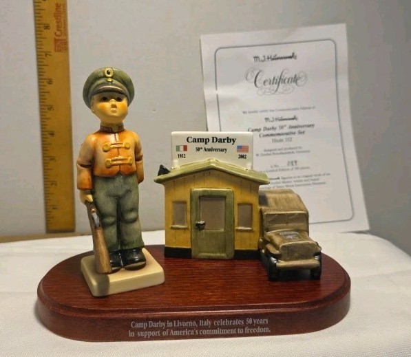 Hummel Goebel #89 - Checkpoint Charlie Set - LE in Box Signed and Numbered Hummel Goebel #89 - Checkpoint Charlie Set - LE in Box Signed and Numbered