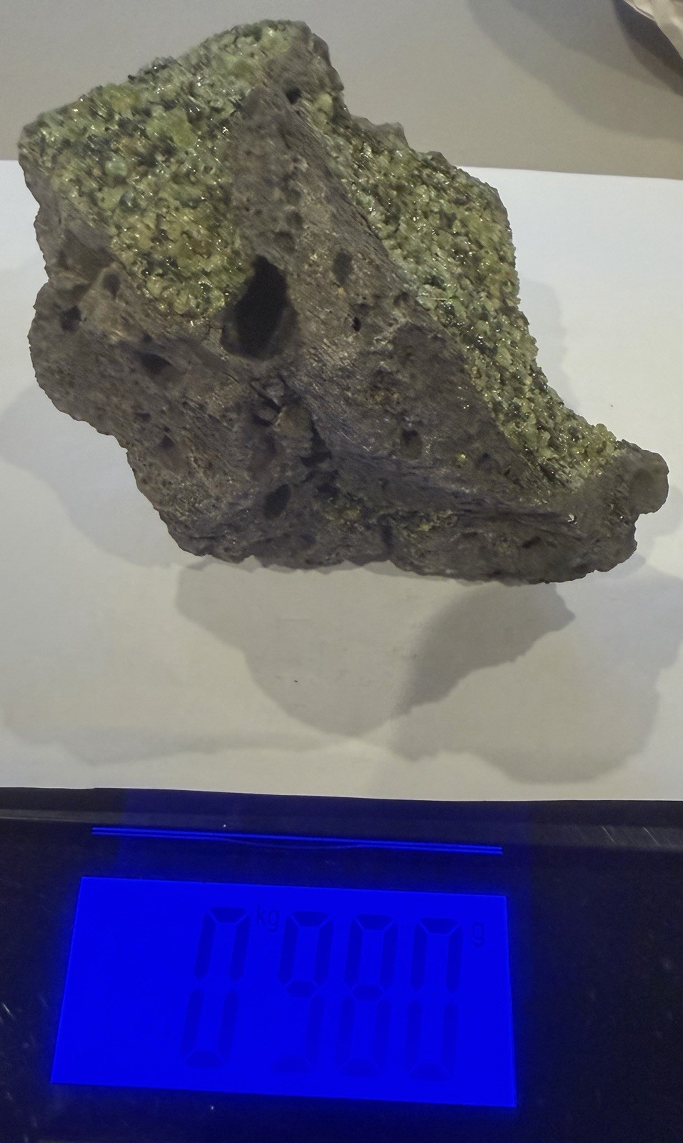 980g 5x4 Arizona Natural Green Olivine Peridot Crystal Gemstone Basalt Specimen