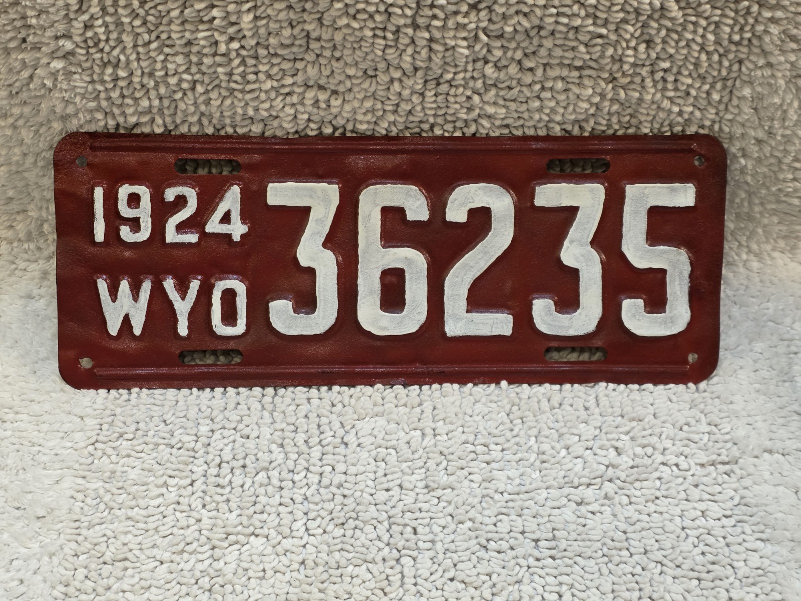 Vintage 1924 Wyoming Passenger License Plate White NumberOn Red #36235 Repainted