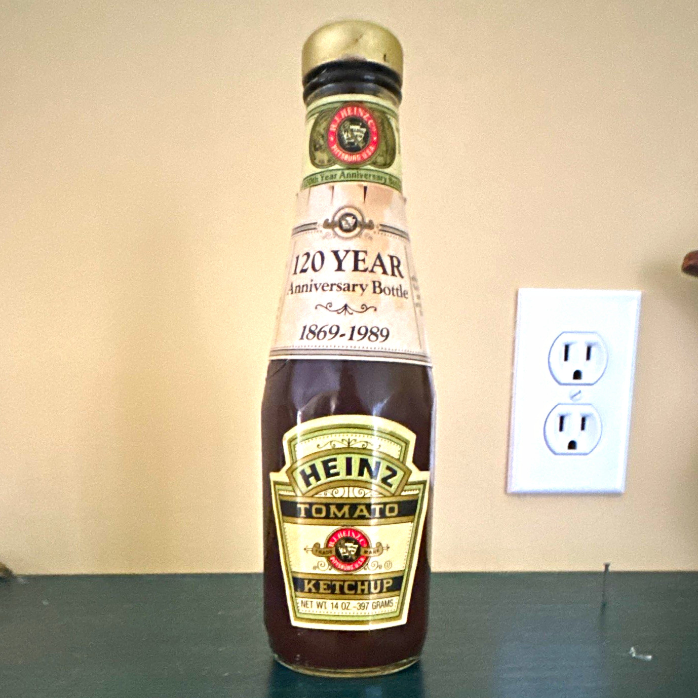 Vintage 1989 Heinz Ketchup 120 Year Anniversary Bottle 1869-1989 Unopened Full Vintage 1989 Heinz Ketchup 120 Year Anniversary Bottle 1869-1989 Unopened Full