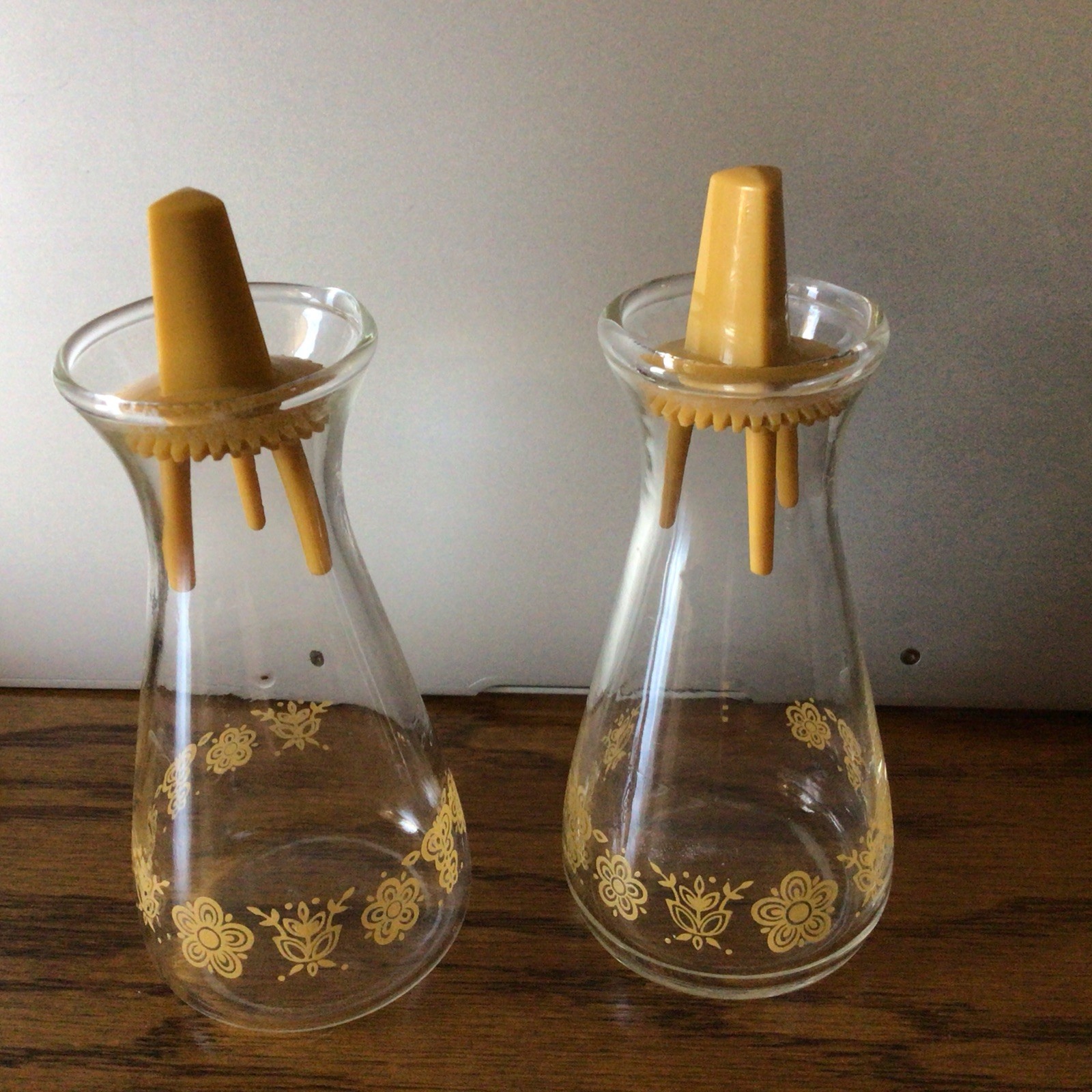 Vintage 1970’s Pyrex Gold Butterfly Floral Glass Salt And Pepper Shakers MCM