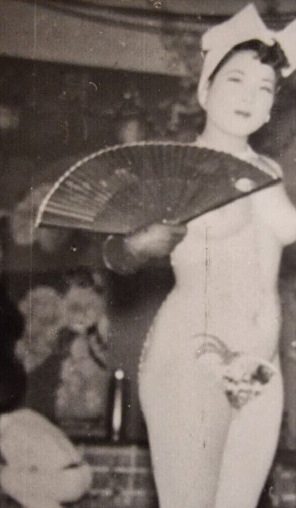 性感夜店裸照新加坡舞者 1950 年新加坡老照片 10x7.5 厘米 SINGAPORE HOSTESS burlesque SEXY DANCER PHOTO